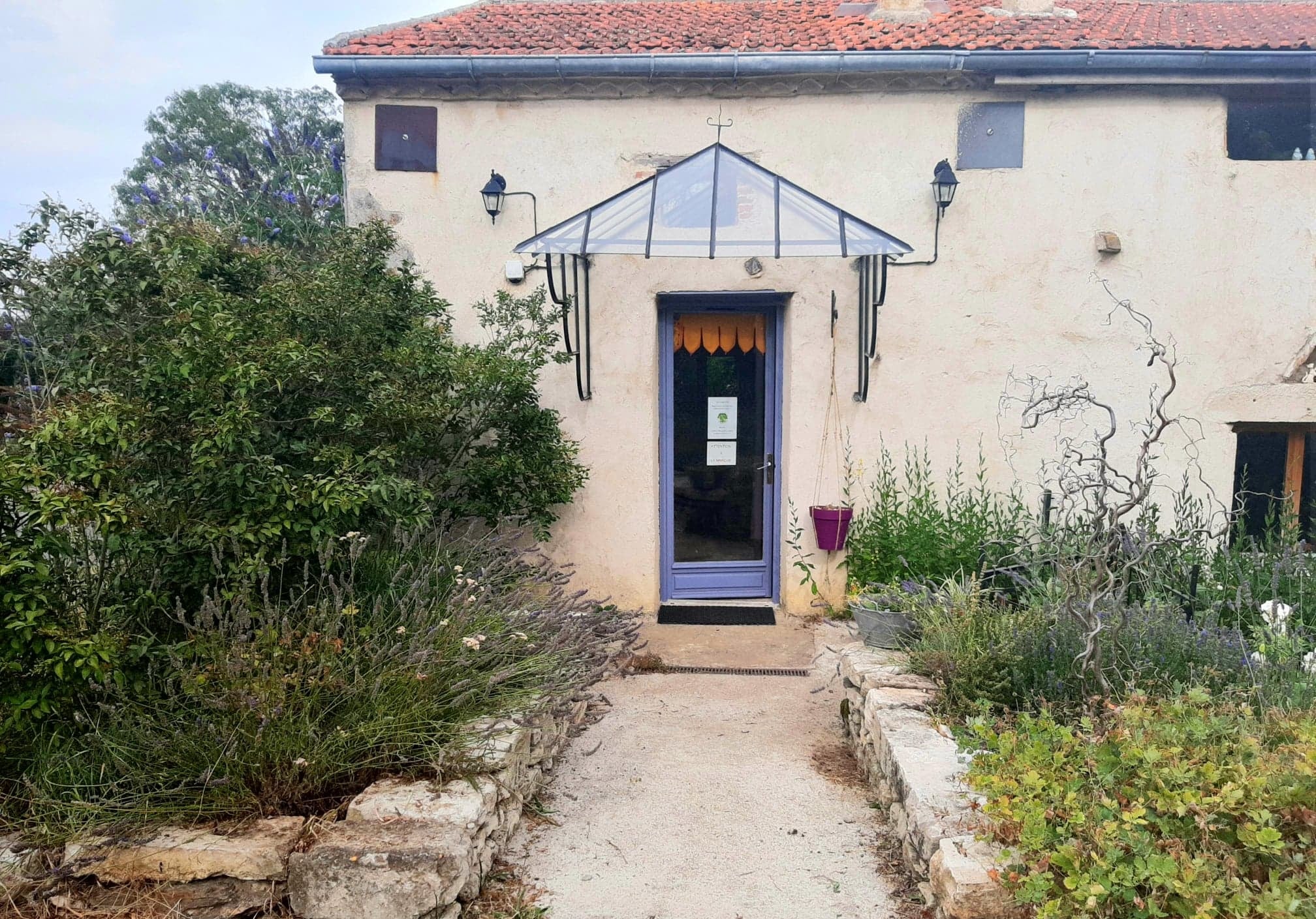 Contact, découvrez notre boutique Tisane Le Camphrier